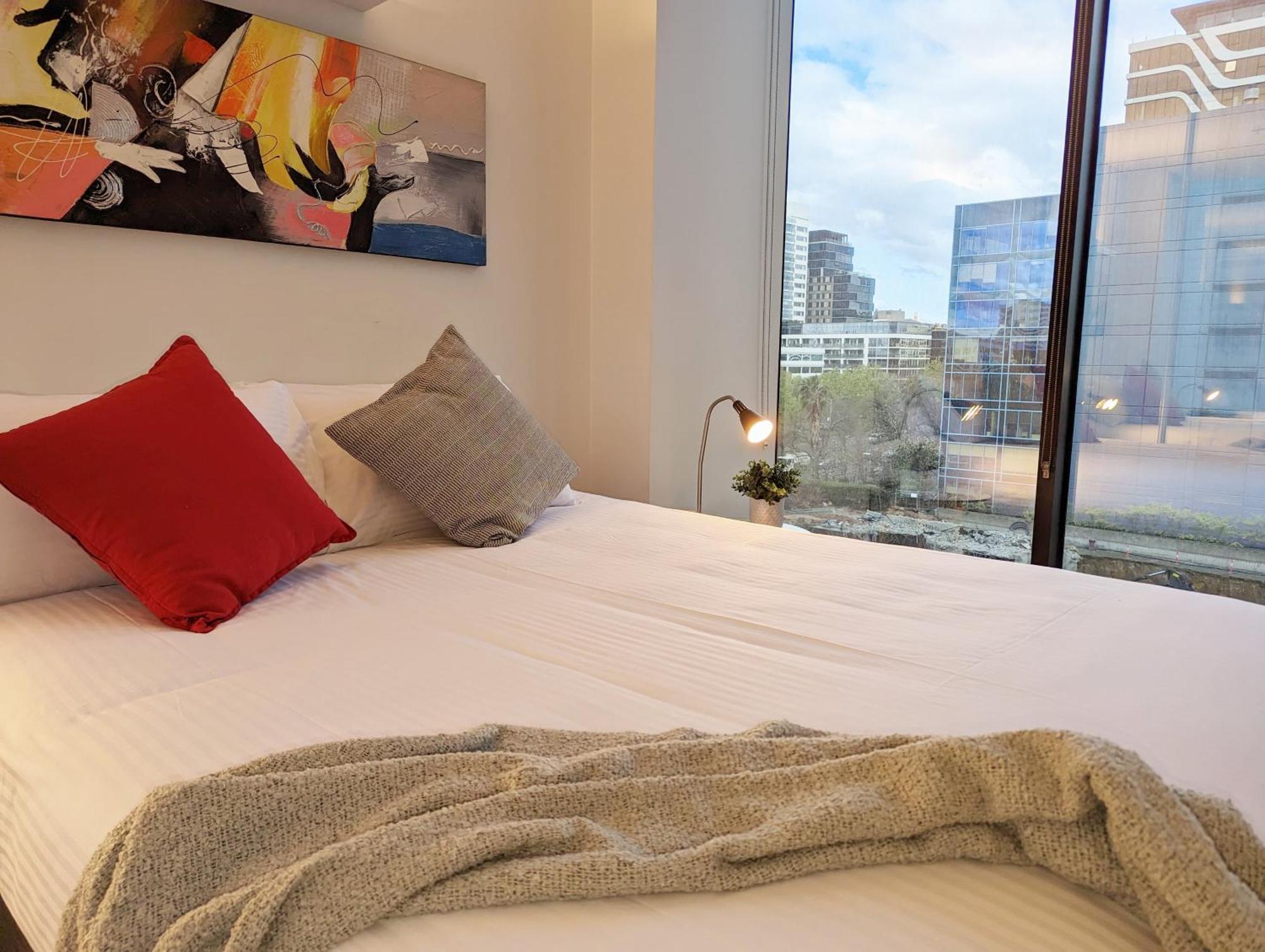Complete Host Leopold Apartments Melbourne Room photo
