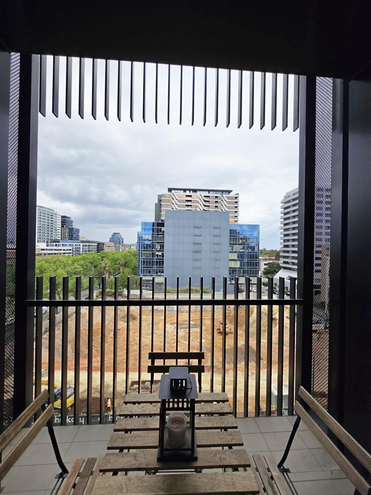Complete Host Leopold Apartments Melbourne Room photo